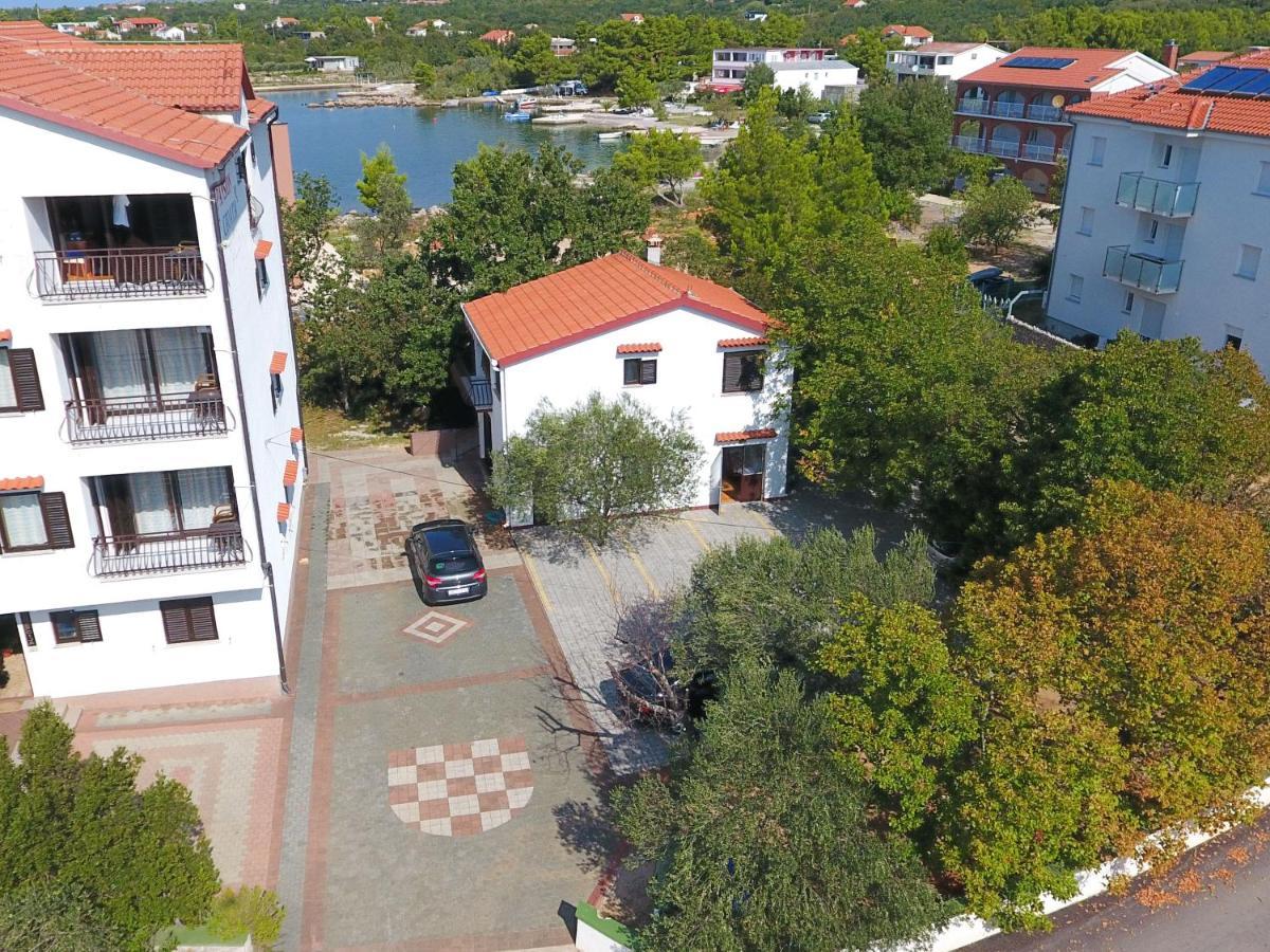 Bed and Breakfast Pansion Croatia Starigrad Paklenica Exterior foto
