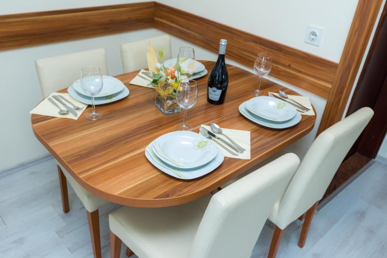 Bed and Breakfast Pansion Croatia Starigrad Paklenica Exterior foto