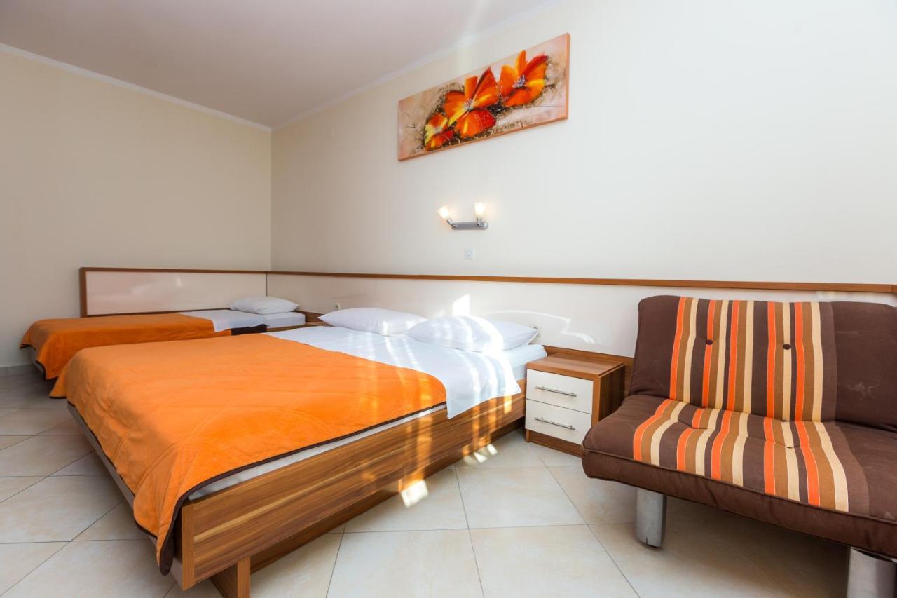 Bed and Breakfast Pansion Croatia Starigrad Paklenica Exterior foto