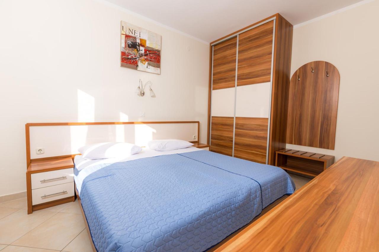 Bed and Breakfast Pansion Croatia Starigrad Paklenica Exterior foto