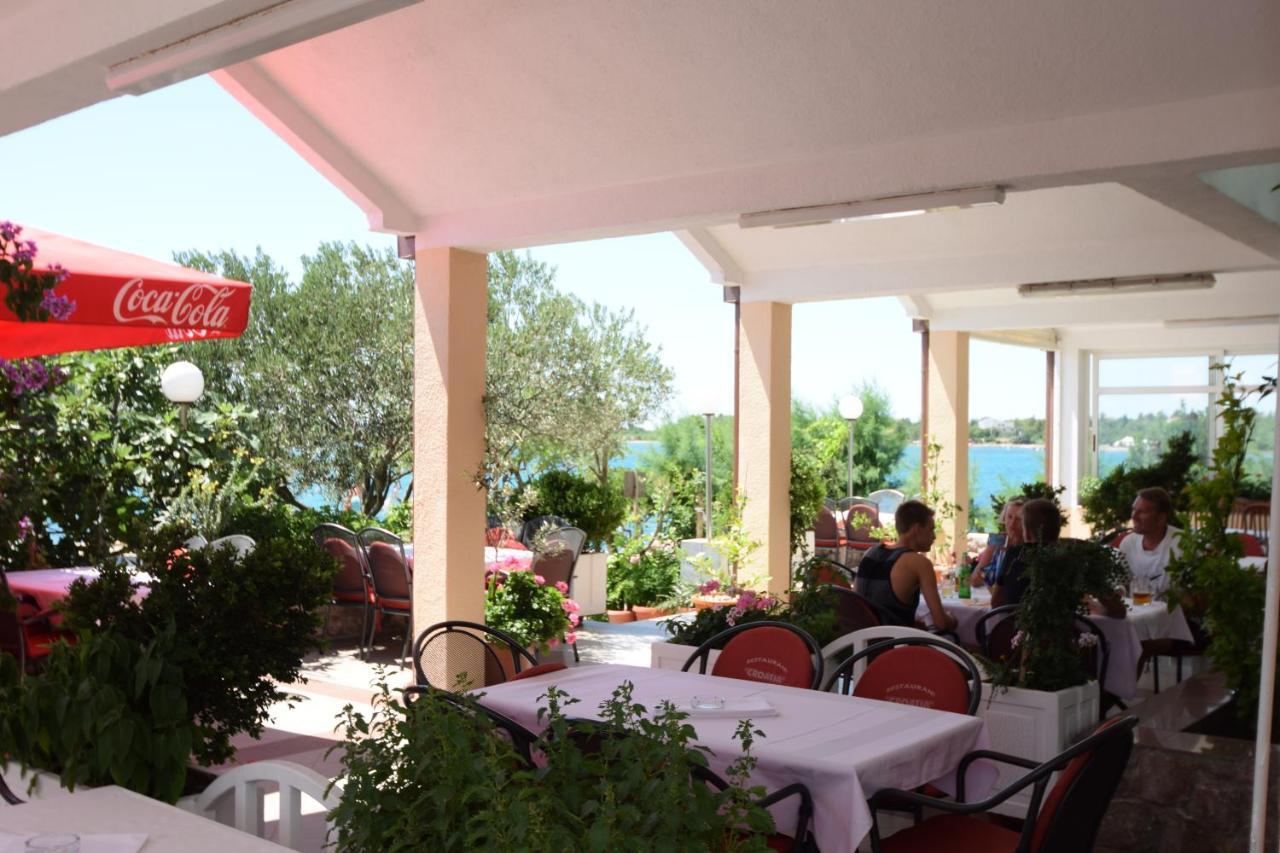 Bed and Breakfast Pansion Croatia Starigrad Paklenica Exterior foto
