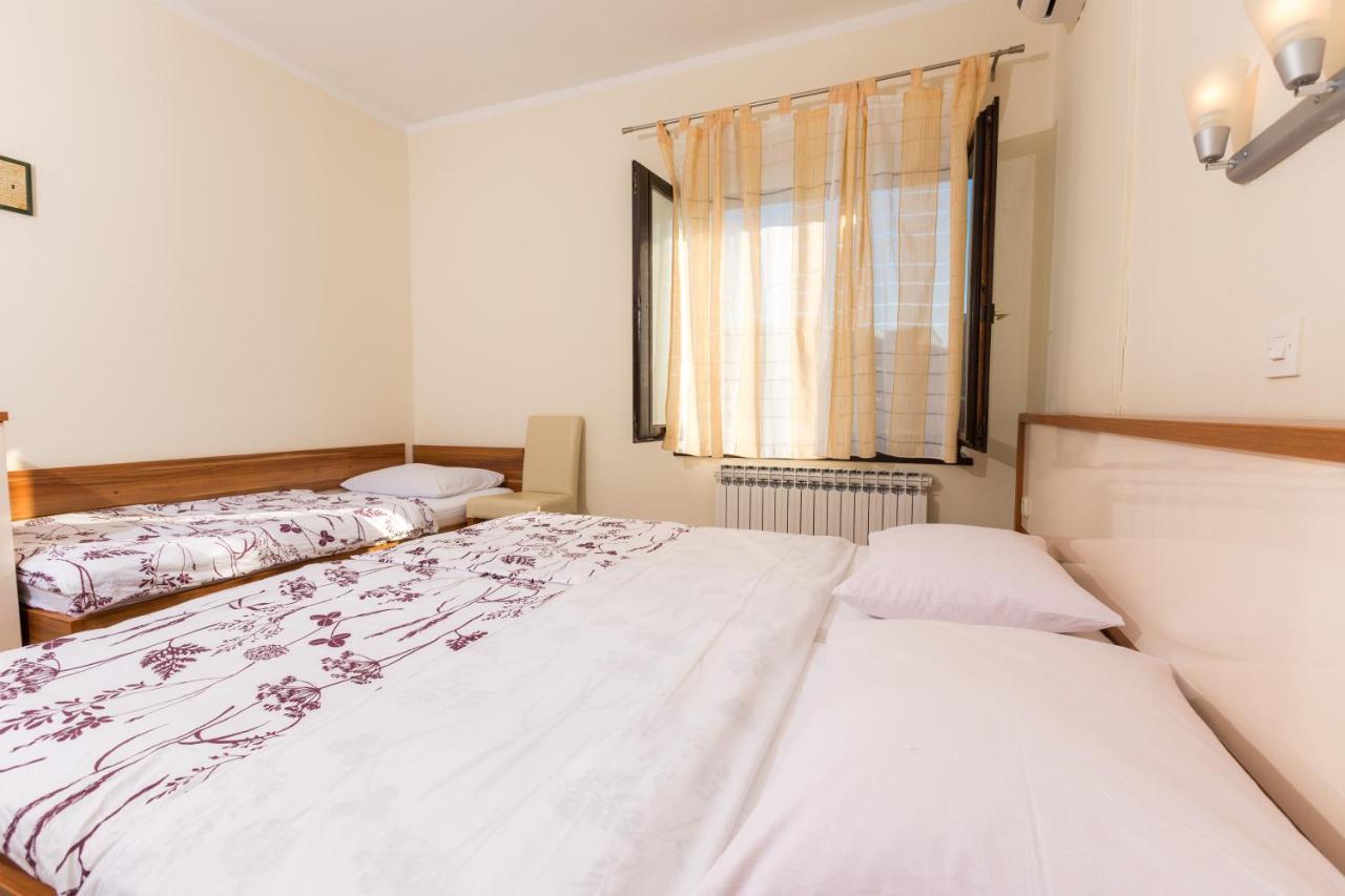 Bed and Breakfast Pansion Croatia Starigrad Paklenica Exterior foto