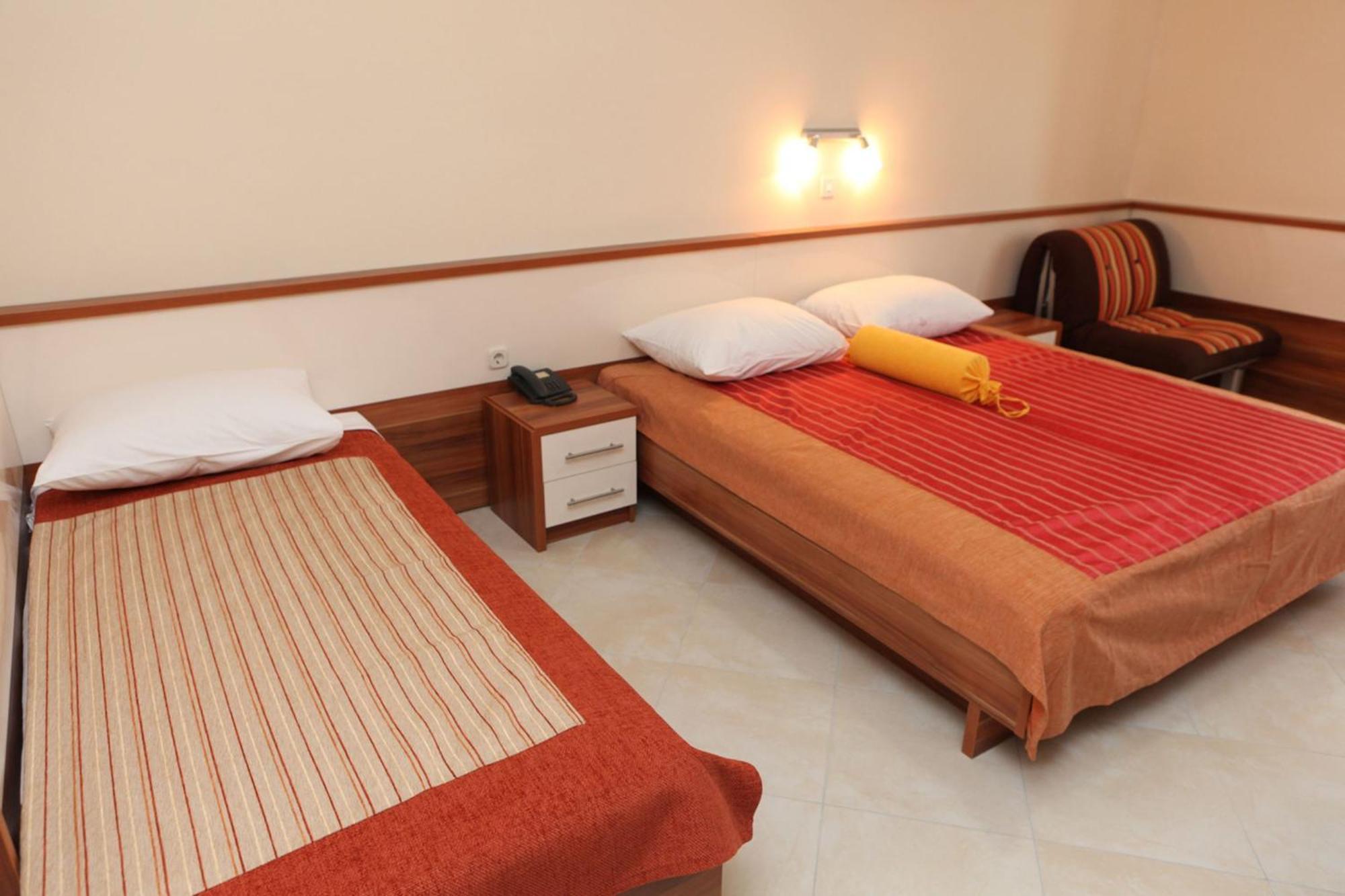 Bed and Breakfast Pansion Croatia Starigrad Paklenica Exterior foto